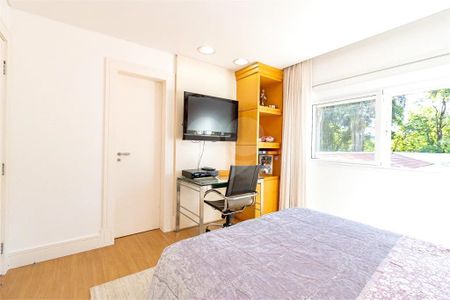 30_photo/94dce3bd2d.1aa5b8f538f3adaf-ATLAS-e01ffa77-47a7-4551-98f3-3e108e6a85cf.jpg de casa à venda com 5 quartos, 1150m² em Seminário, Curitiba