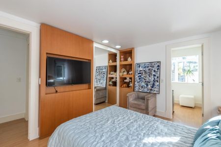 11_photo/94dce3bd33.b88c9f23dde11cca-ATLAS-cf0f003c-bee2-452a-bfd9-3b2219685a0c.jpg de casa à venda com 4 quartos, 1150m² em Seminário, Curitiba