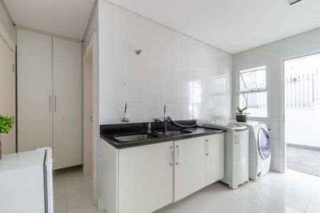 12_photo/94dce3bd33.b88c9f23dde11cca-ATLAS-dc2857f7-c567-42e5-a281-129c44a9499f.jpg de casa à venda com 4 quartos, 1150m² em Seminário, Curitiba