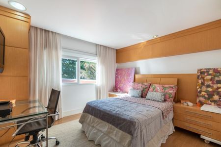 8_photo/94dce3bd33.b88c9f23dde11cca-ATLAS-e8574542-970a-4abd-8a21-aa1b8b014459.jpg de casa à venda com 4 quartos, 1150m² em Seminário, Curitiba