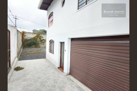 4_photo/94dce3beb1.864ff64b5dee438b-ATLAS-d5f24bb0-09e8-4066-9d40-bd52ac0d0bea.jpg de casa à venda com 3 quartos, 92m² em Seminário, Curitiba