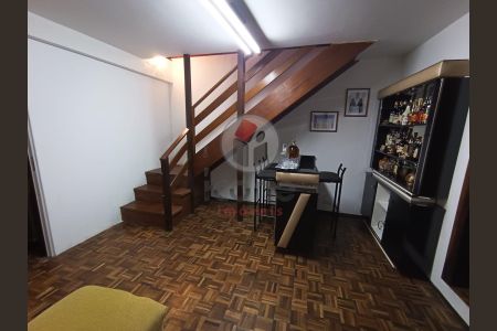 14_photo/94dce3beb9.aee49e73b172d5f5-ATLAS-0b85f95c-4b9d-4f3b-b9d5-57f5034ae1a9.jpg de casa à venda com 3 quartos, 300m² em Seminário, Curitiba