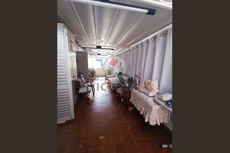 22_photo/94dce3beb9.aee49e73b172d5f5-ATLAS-2f61befd-d336-4e67-b435-aca12fdd344f.jpg de casa à venda com 3 quartos, 300m² em Seminário, Curitiba