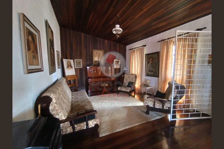 4_photo/94dce3beb9.aee49e73b172d5f5-ATLAS-bfe5c3f7-9f6b-4e96-b7d8-8eb8cf05ce60.jpg de casa à venda com 3 quartos, 300m² em Seminário, Curitiba