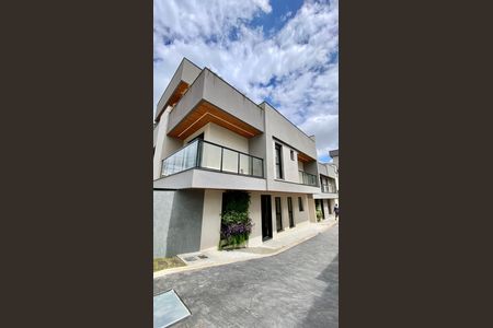 8_photo/94dce3bf33.2f15d505e37c7ac5-ATLAS-0260d342-55b5-4228-a8f7-9e69d9b0d8e6.jpg de casa à venda com 1 quarto, 256m² em Campina do Siqueira, Curitiba