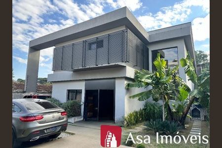 6_photo/94dce3bf3b.b760bf5d8bb46efe-ATLAS-9b3dcc98-656d-433c-a5e0-c6fd7c97757a.jpg de casa à venda com 4 quartos, 410m² em Seminário, Curitiba