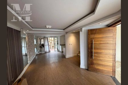 2_photo/94dce3bf5b.e100dba37721dde7-ATLAS-ccf65e9c-7ece-4618-b6bb-db5975e18df8.jpg de casa à venda com 3 quartos, 163m² em Seminário, Curitiba