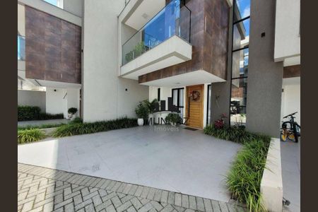 2_photo/94dce3c09f.b8a9f91cb517b5ed-ATLAS-0e672ded-e7e0-4f10-9673-8bce92f4ad98.jpg de casa de condomínio à venda com 3 quartos, 141m² em Seminário, Curitiba