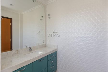 8_photo/94dce3c1d5.a944a7ef88bd55c6-ATLAS-3bb7c0b4-bf70-42ba-96ee-85175ecb7349.jpg de casa à venda com 4 quartos, 614m² em Campina do Siqueira, Curitiba