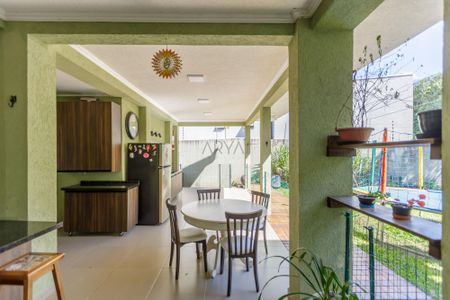 9_photo/94dce3c1d5.a944a7ef88bd55c6-ATLAS-d5e5376b-5f7e-490d-8d8e-1f1cf86f5dc6.jpg de casa à venda com 4 quartos, 614m² em Campina do Siqueira, Curitiba