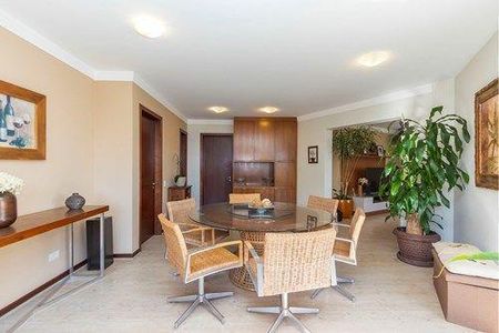 6_photo/94dce3c203.bd0a29f5f97f274a-ATLAS-14581fb9-9f40-4d11-aed2-bc80695b5df0.jpg de apartamento à venda com 3 quartos, 183m² em Batel, Curitiba