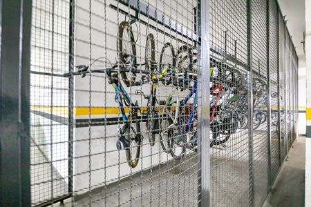 50_photo/94dce3c2f9.3da89fc49a284097-ATLAS-45e3d743-8e57-489f-a9b4-b6282274d487.jpg de apartamento para alugar com 2 quartos, 188m² em Bigorrilho, Curitiba