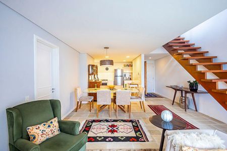 8_photo/94dce3c2f9.3da89fc49a284097-ATLAS-4a9daf8e-ac7f-4810-b61a-129cf0fff8c3.jpg de apartamento para alugar com 2 quartos, 188m² em Bigorrilho, Curitiba