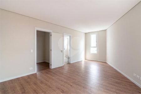 8_photo/94dce3c3c3.2bd6c31d73845aaa-ATLAS-ba29cf2d-2e27-490a-bea3-c3c6d1ee6819.jpg de apartamento à venda com 3 quartos, 160m² em Campina do Siqueira, Curitiba