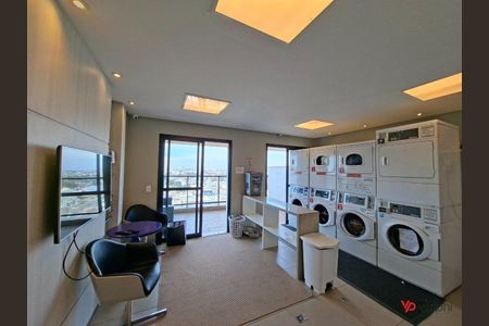 8_photo/94dce3c3cb.3b26f89832ae9a16-ATLAS-3312aba1-1165-4efa-ac6a-97de3f3b0c00.jpg de apartamento à venda com 1 quarto, 46m² em Campina do Siqueira, Curitiba