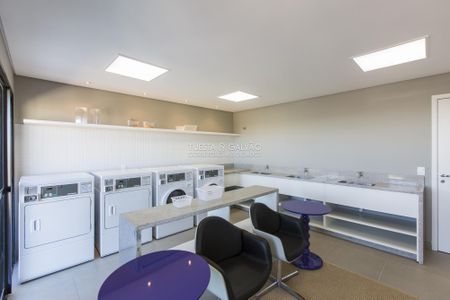 2_photo/94dce3c3cb.488d9430527a71af-ATLAS-14fb6e7b-e86b-4d62-99b1-746d5d8ab841.jpg de apartamento à venda com 1 quarto, 40m² em Campina do Siqueira, Curitiba