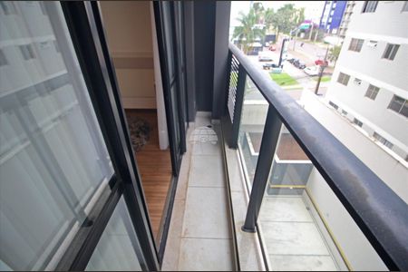 5_photo/94dce3c3cb.ce2d6558c3d8b826-ATLAS-6f0a937f-6472-4985-81f6-279cb29ee50b.jpg de apartamento para alugar com 1 quarto, 45m² em Campina do Siqueira, Curitiba