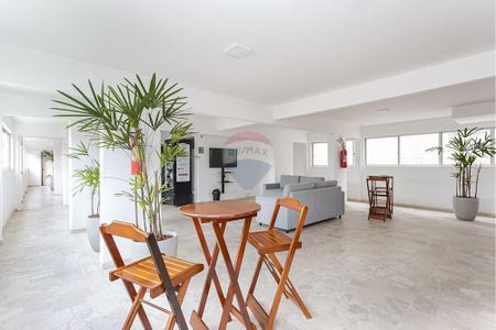 37_photo/94dce3c3cf.98afbf8d0004adb7-ATLAS-182f131d-4cbf-4a79-9f73-8806f41e9186.jpg de apartamento à venda com 2 quartos, 45m² em Bigorrilho, Curitiba