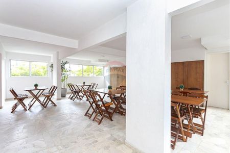 43_photo/94dce3c3cf.98afbf8d0004adb7-ATLAS-4881d8aa-2d50-4dc5-b4c6-97202271a1a1.jpg de apartamento à venda com 2 quartos, 45m² em Bigorrilho, Curitiba