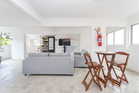 38_photo/94dce3c3cf.98afbf8d0004adb7-ATLAS-e0380b23-ecbd-406b-bc95-f3e64faec8e3.jpg de apartamento à venda com 2 quartos, 45m² em Bigorrilho, Curitiba