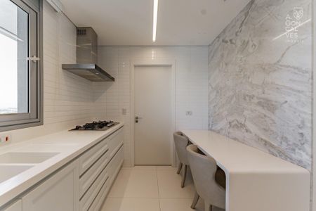 18_photo/94dce3c40b.9a892ca38e503515-ATLAS-ec7101ee-e061-4fb7-84c2-629235d4ffee.jpg de apartamento para alugar com 3 quartos, 338m² em Campina do Siqueira, Curitiba