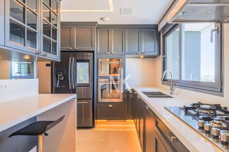 4_photo/94dce3c40b.cf2bd3ac9d2d258c-ATLAS-2cdf54e1-ddf9-4bca-a5c4-9d4f7c40124b.jpg de apartamento à venda com 3 quartos, 198m² em Campina do Siqueira, Curitiba