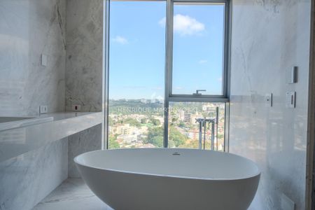 3_photo/94dce3c40d.5b63f18bcccc212e-ATLAS-b3f66db1-349c-48e3-9534-97d1dbd2c101.jpg de apartamento à venda com 4 quartos, 245m² em Campina do Siqueira, Curitiba