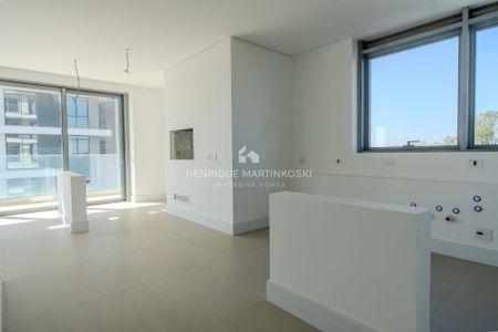 1_photo/94dce3c40d.5b63f18bcccc212e-ATLAS-deefab79-0dc9-4c75-b789-d68ea9c4f2f1.jpg de apartamento à venda com 4 quartos, 245m² em Campina do Siqueira, Curitiba