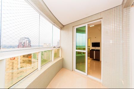 3_photo/94dce3c587.cfb61b3c459a8bdd-ATLAS-1200c81b-bb06-4624-a59d-769578606660.jpg de apartamento à venda com 4 quartos, 190m² em Campina do Siqueira, Curitiba