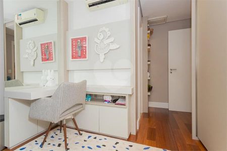 8_photo/94dce3c593.b4cc108436d665d6-ATLAS-dd355a3c-30ec-40e3-a467-dbc42ebf9c5b.jpg de apartamento à venda com 3 quartos, 126m² em Campina do Siqueira, Curitiba