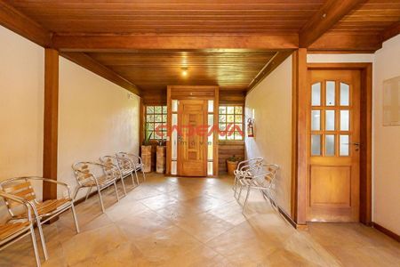 4_photo/94dce3c6e1.8cc1b0317e58a656-ATLAS-29dcef5e-7b18-455c-9b27-0ce9a190cc9d.jpg de casa à venda com 3 quartos, 254m² em Campina do Siqueira, Curitiba