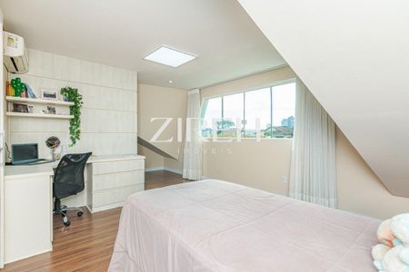 14_photo/94dce3c733.e39f8c2ed93164cd-ATLAS-bec740ae-0e59-4cc1-bde3-5d9e95edfe05.jpg de casa à venda com 4 quartos, 293m² em Campina do Siqueira, Curitiba