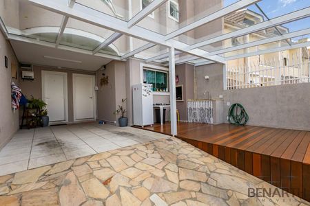 5_photo/94dce3c733.f0d246bad4da1cd5-ATLAS-0f3a1bb1-2cb3-4427-abdb-94f232a790bd.jpg de casa à venda com 4 quartos, 215m² em Campina do Siqueira, Curitiba