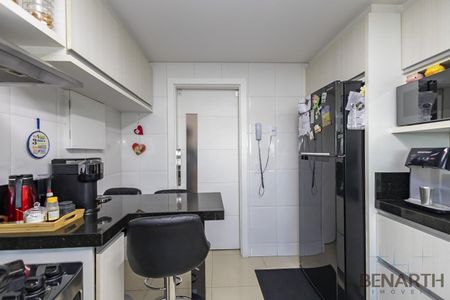 6_photo/94dce3c733.f0d246bad4da1cd5-ATLAS-17b286c9-5792-43e0-bd79-fa36b8066325.jpg de casa à venda com 4 quartos, 215m² em Campina do Siqueira, Curitiba