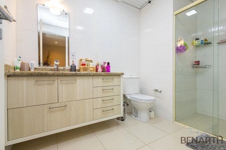 7_photo/94dce3c733.f0d246bad4da1cd5-ATLAS-1dc8bf11-6b00-4e16-8a68-32b014a3bcd9.jpg de casa à venda com 4 quartos, 215m² em Campina do Siqueira, Curitiba