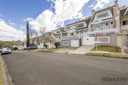 49_photo/94dce3c733.f0d246bad4da1cd5-ATLAS-acb5e4e7-9157-4893-965c-9e4fb3b72bcb.jpg de casa à venda com 4 quartos, 215m² em Campina do Siqueira, Curitiba