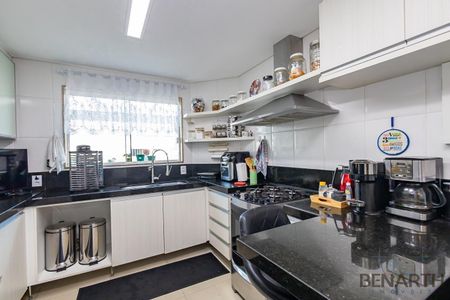 10_photo/94dce3c733.f0d246bad4da1cd5-ATLAS-cc63c1b7-221d-4c35-8ff3-5a2624c7d8df.jpg de casa à venda com 4 quartos, 215m² em Campina do Siqueira, Curitiba