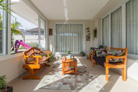 3_photo/94dce3c753.621ee2e78907adfc-ATLAS-e65e6ffc-b74c-496d-8d00-699c73802898.jpg de casa à venda com 4 quartos, 341m² em Campina do Siqueira, Curitiba