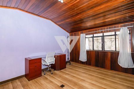 10_photo/94dce3c791.aafc750051720c32-ATLAS-eee445a6-e531-4757-851f-807db5bf9b3d.jpg de casa à venda com 4 quartos, 273m² em Seminário, Curitiba