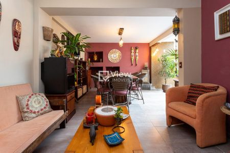 2_photo/94dce3c795.445c0bca81181d7a-ATLAS-4e7de8cd-ff27-416d-95dd-f2a7bf4366c5.jpg de casa à venda com 3 quartos, 143m² em Seminário, Curitiba