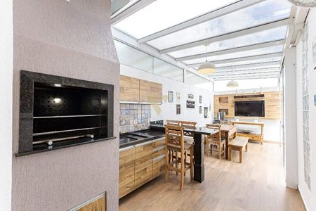 4_photo/94dce3c8a5.1ec89c7cbdfc8b9a-ATLAS-22345456-94a0-41d6-979d-33ae962c14b1.jpg de casa à venda com 4 quartos, 185m² em Campina do Siqueira, Curitiba