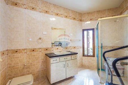 14_photo/94dce3c8c9.f469cfda097b0aa9-ATLAS-a9823e3c-9c78-4e33-8a9a-a93d0c960afd.jpg de casa à venda com 4 quartos, 381m² em Campina do Siqueira, Curitiba