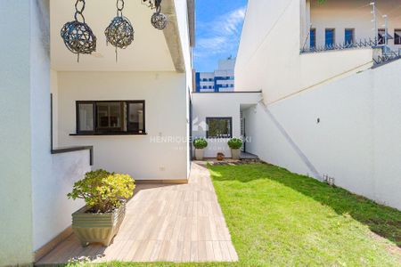 7_photo/94dce3c8d1.51999c4674fcdd34-ATLAS-6bcf8da4-9355-4610-b671-92e307e582fe.jpg de casa à venda com 3 quartos, 182m² em Campina do Siqueira, Curitiba