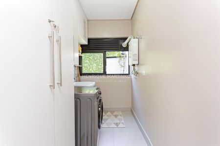 23_photo/94dce3c8d1.51999c4674fcdd34-ATLAS-7a7cddea-6a92-41f6-9ea0-fbd5d71c6fd6.jpg de casa à venda com 3 quartos, 182m² em Campina do Siqueira, Curitiba