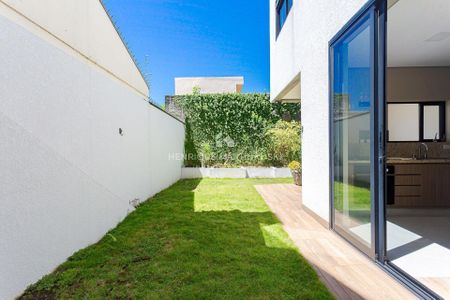 4_photo/94dce3c8d1.51999c4674fcdd34-ATLAS-ab1550c9-a60e-4e2e-b838-f80ddcaee8bd.jpg de casa à venda com 3 quartos, 182m² em Campina do Siqueira, Curitiba