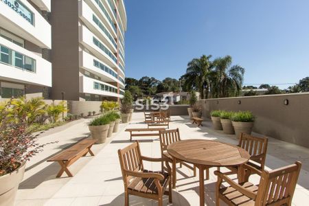 7_photo/94dce3ca17.c7d7bae8882985a5-ATLAS-491280c9-d4e4-4f33-8bd6-5b589368ec51.jpg de apartamento à venda com 3 quartos, 307m² em Mossunguê, Curitiba