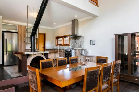 6_photo/94dce3caab.e55d5649294f0132-ATLAS-a4a8fef5-c2bf-4d74-8863-447e8d8c6c03.jpg de casa à venda com 3 quartos, 278m² em Campo Comprido, Curitiba