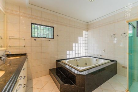 28_photo/94dce3cb17.7a37549eceeba21f-ATLAS-5b768d8c-315f-428e-a146-821f625cdfd6.jpg de casa à venda com 6 quartos, 353m² em Mossunguê, Curitiba