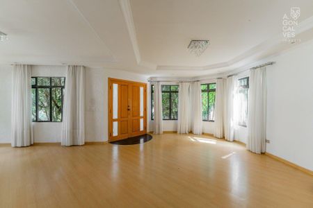 5_photo/94dce3cb17.7a37549eceeba21f-ATLAS-9aab8bc8-50ed-45bb-8a2c-d03851a8d445.jpg de casa à venda com 6 quartos, 353m² em Mossunguê, Curitiba