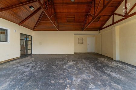 40_photo/94dce3cb17.7a37549eceeba21f-ATLAS-a91a3f72-b03d-4589-9651-9eecf69f09ef.jpg de casa à venda com 6 quartos, 353m² em Mossunguê, Curitiba